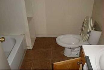 2nd image of 2023 Wedgewood Ln