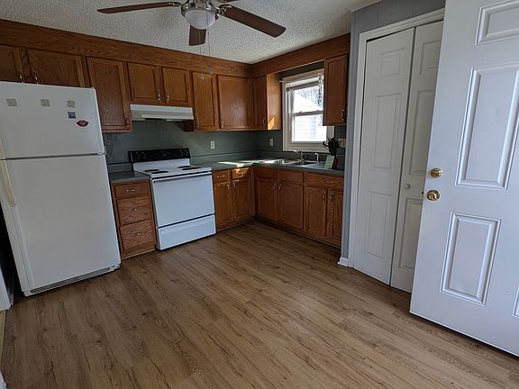 3rd image of 2068 Annandale Ct #1