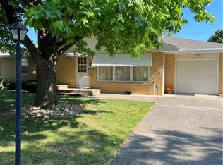 1412 Bell Ave, Mattoon, IL 61938