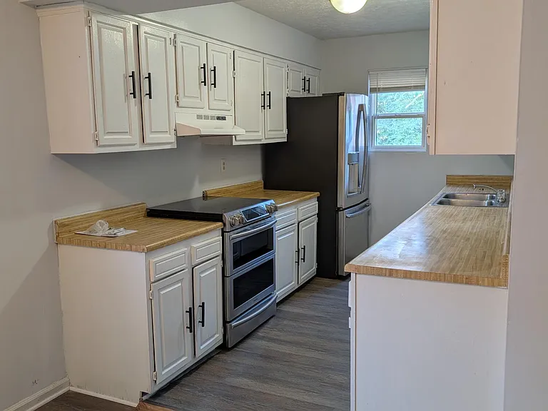3224 Springfield Dr — Photo 1