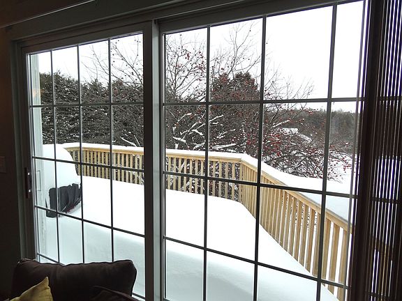 Large Deck off Living room