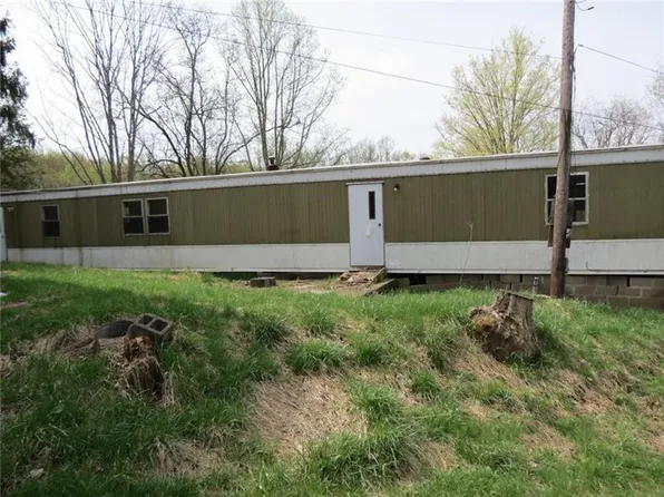 10 Abbott Dr, Coal Center, PA 15423