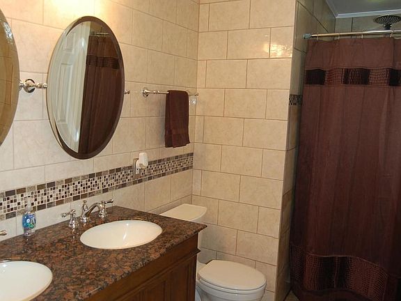Upper Level Bath