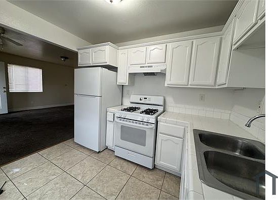 4th image of 1417 W 57th St #1415