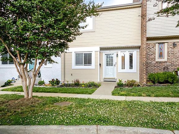 2nd image of 15 Copley Ct