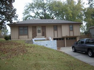 12106 NW Yukon St, Kansas City, MO 64152