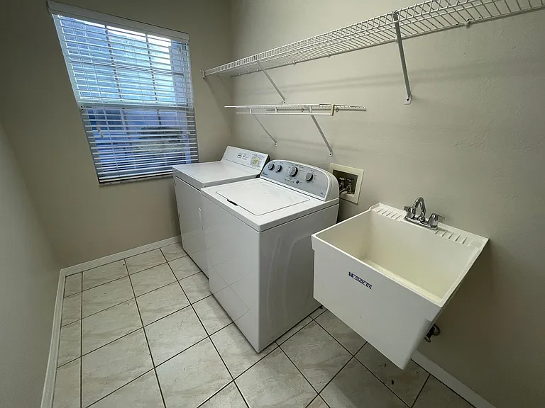 239 Melrose Pl #49 — Photo 22