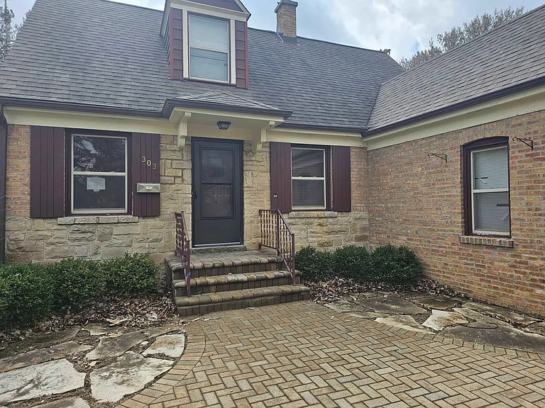 303 W Hawley St — Photo 3