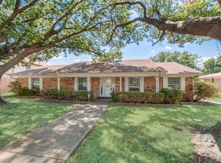 2033 Oxford Cir, Grand Prairie, TX 75051