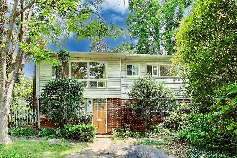 3 bed, 2.0 bath, 1576 sqft, $3,100 — Photo 1