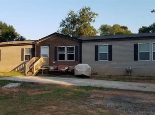 910 Bausley Rd, Marshall, TX 75672