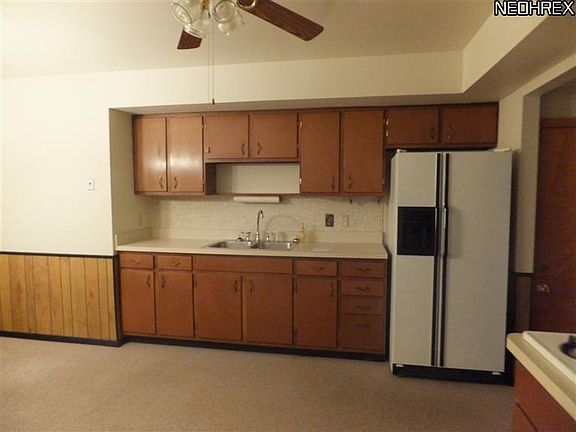 2nd image of 19502 Parkmount Ave