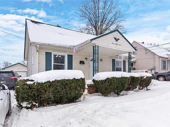 2nd image of 464 Elm St