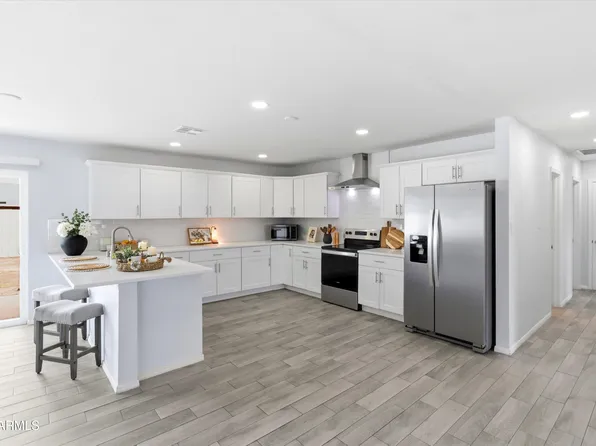 2 W FAIRMONT Drive, Tempe, AZ 85282
