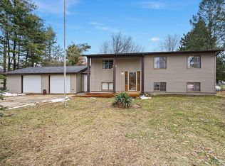 2382 Virginia Park Dr, Lapeer, MI 48446