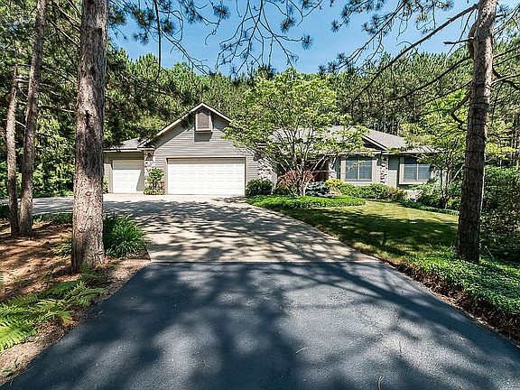 2nd image of 9814 Lakeshore Dr
