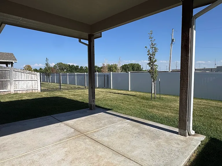 852 N Cloverleaf St #852 — Photo 19