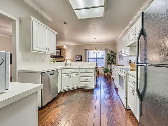4th image of 117 Woodbridge Cir
