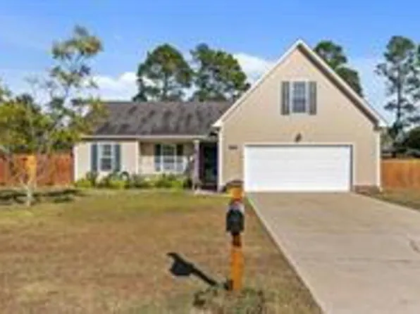 600 S Buckeye Dr, Raeford, NC 28376
