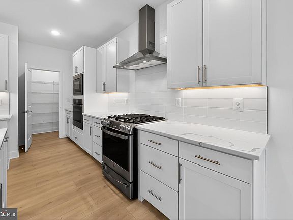 5th image of 36417 Maple Ridge Ln