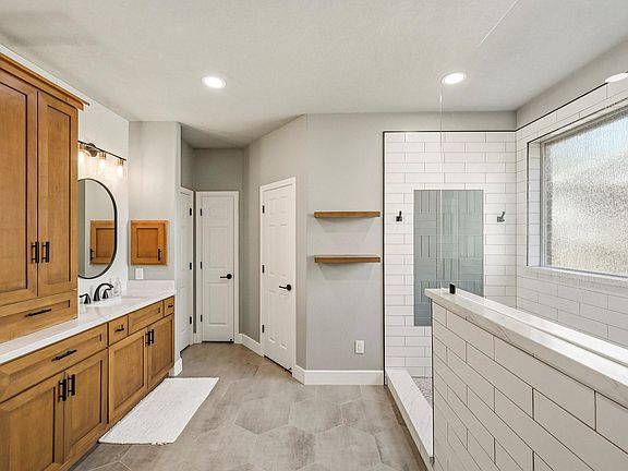 4th image of 17702 Trail Mountain Court