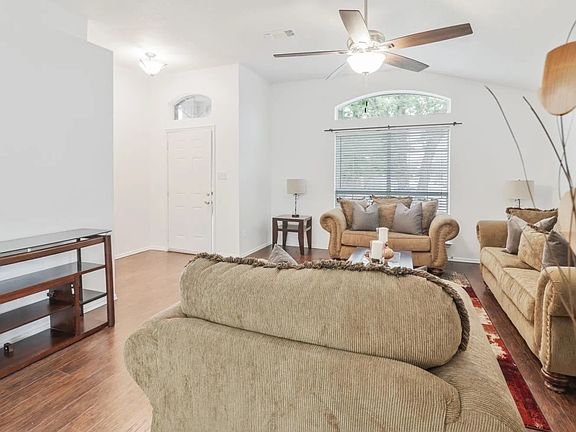 3rd image of 9403 Crimnson Ct