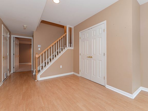 Ground level entry Foyer with laminate flooring