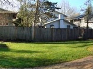 1052 Yates St, Lake Oswego, OR 97034