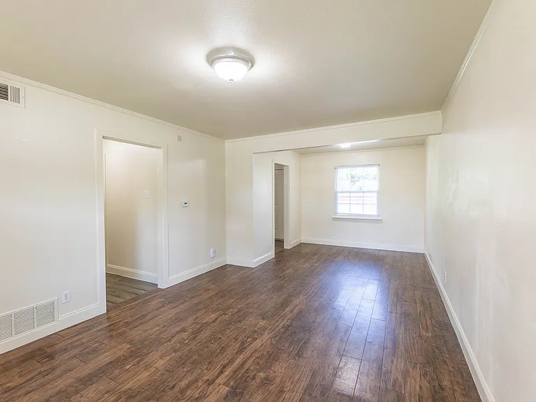 2627 Tealford Dr — Photo 5
