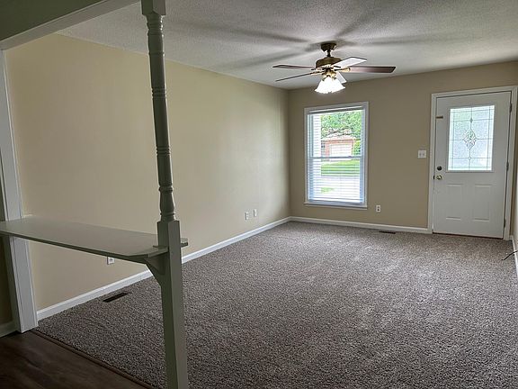 4th image of 3437 Queens Way