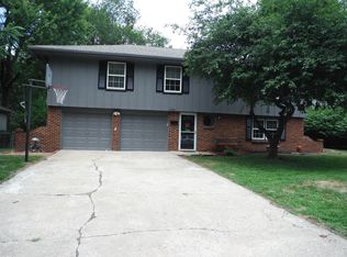 11924 W 92nd Ter, Lenexa, KS 66215