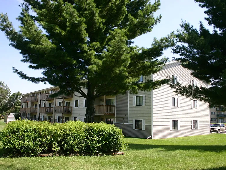 Evergreen Terrace — Photo 4