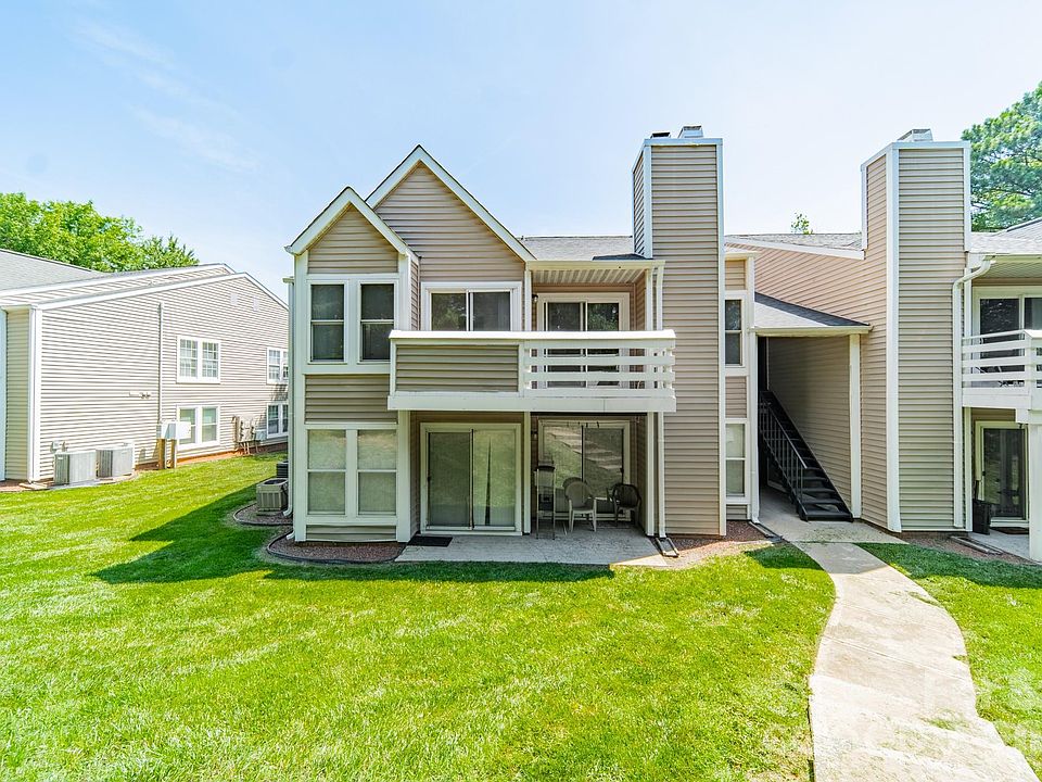 1st image of 9605 Vinca Cir APT G