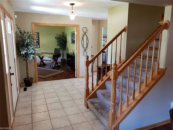 4th image of 9169 Lake View Dr