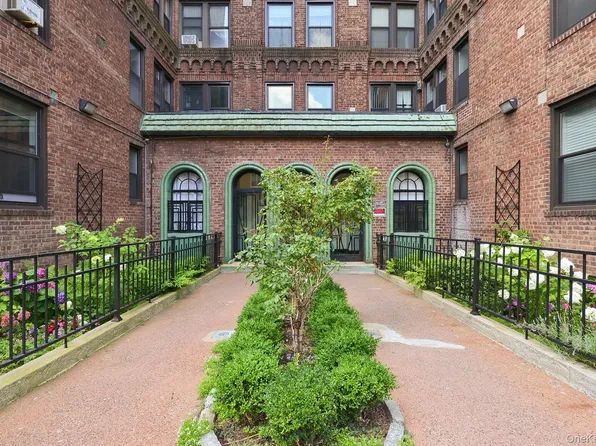 8300 Talbot Street #6H, Kew Gardens, NY 11415