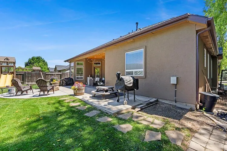 522 E Washakie St — Photo 32