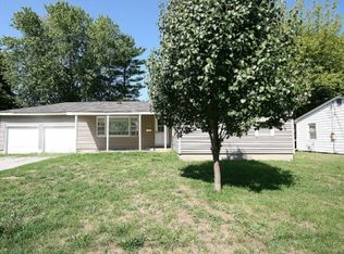 419 S 6th St, Sullivan, IL 61951