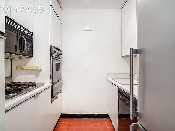 4th image of 301 E 78th St APT 6H
