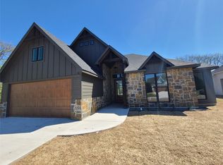 120 Vaughn Meadows Dr, Tom Bean, TX 75489