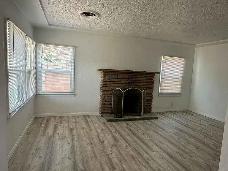 3708 Broadmoor St — Photo 2