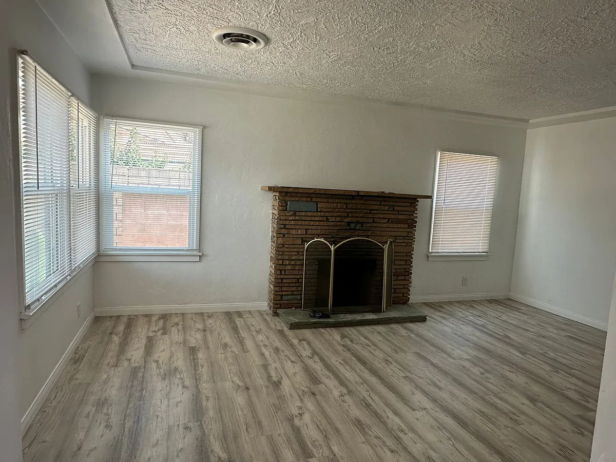 Building Photo - 3708 Broadmoor St