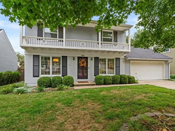 7911 Charlotte St, Kansas City, MO 64131