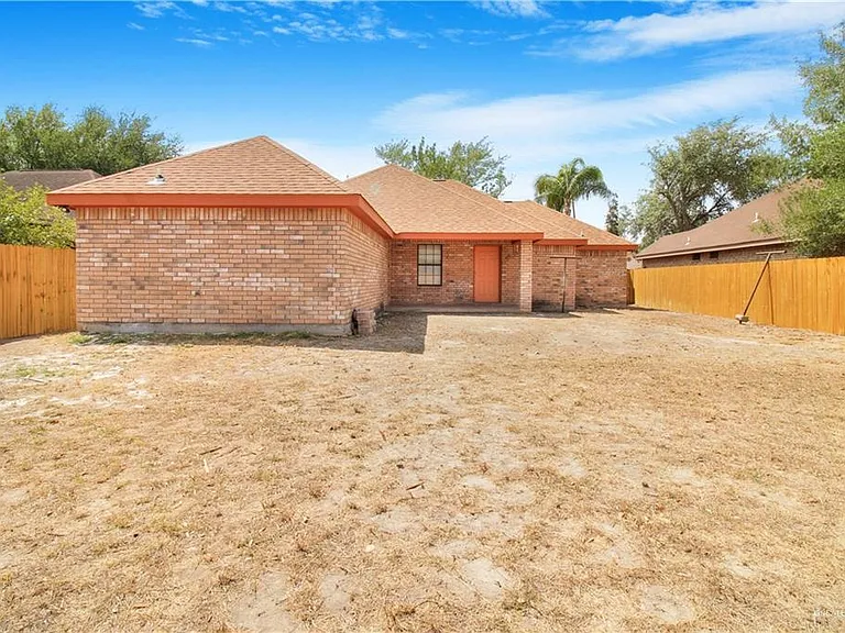 3504 N Champagne Dr — Photo 22