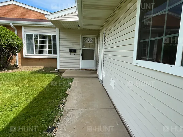 3130B Montana Ave, Great Lakes, IL 60088