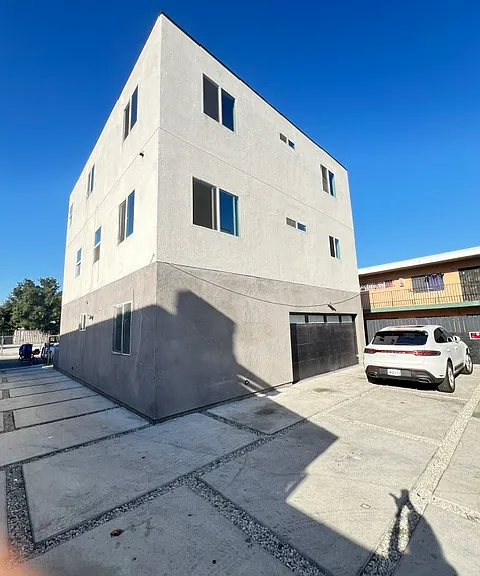 789 E 41st Pl — Photo 20