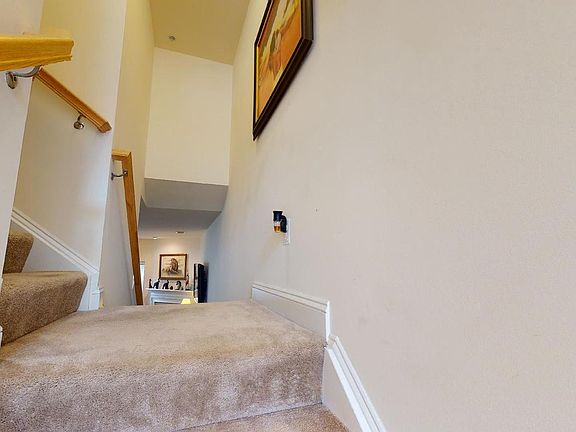 4th image of 14640 Hawley Ln