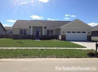 408 Garvey Ln, Chatham, IL 62629