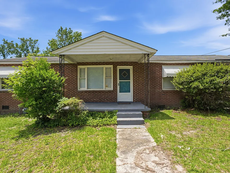 3604 Hydrangea St