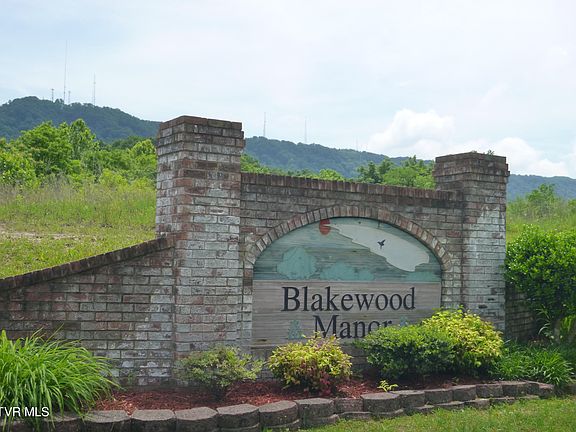 2nd image of 1727 Blakewood Ct #1727