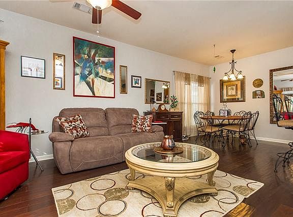 3rd image of 296 Fountains Park Blvd
